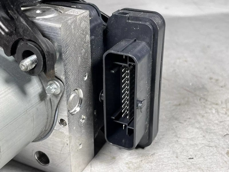 104474510B ⭕ 20-23 Tesla Model Y Anti-Lock Brake System ABS Pump Module Unit 1044745-10-B