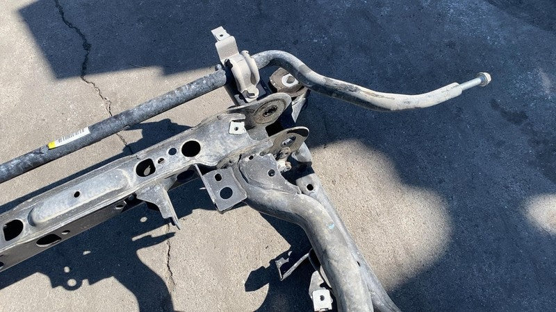 2016-2019 Mercedes-Benz GLE350 Subframe Crossmember Front Engine Cradle RWD OEM