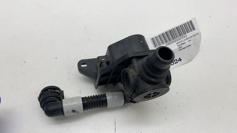 PT00017706-D ⭕2022-2024 Rivian R1T A/C Heater Cooling Control 1-way Valve w/ Hose PT00017706D