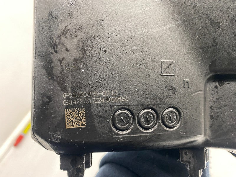 ⭕ 17-23 Model 3 Front Windshield Wiper Washer Reservoir Tank & Pump 10