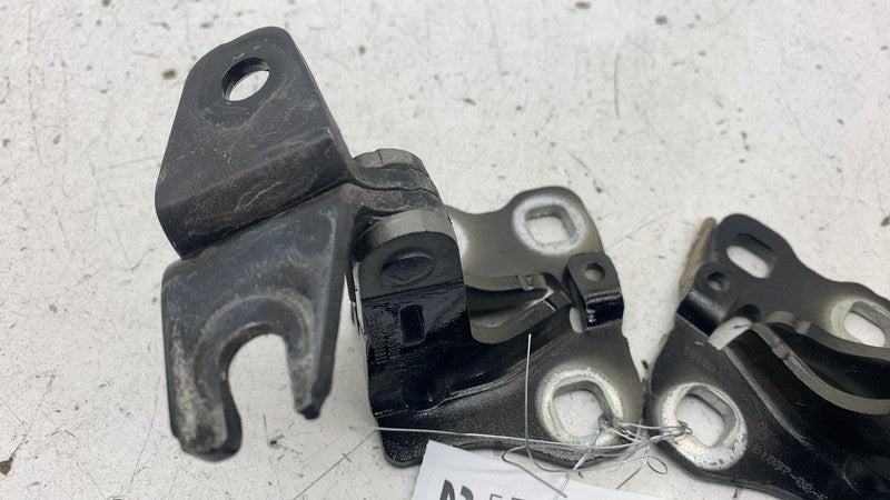 1101037 00 E 2017-2023 Tesla Model 3 M3 Front Left Upper & Lower Door Hinge Closure Assist LH