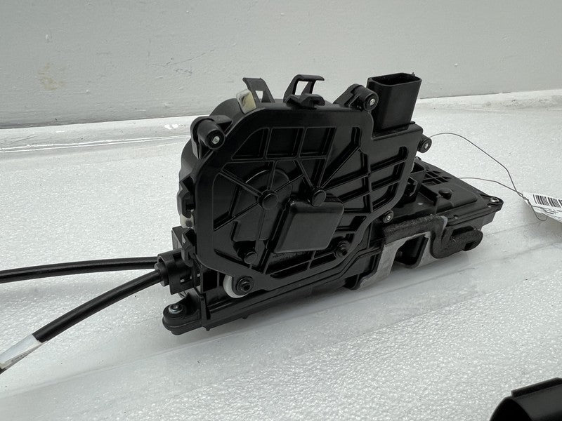 P11 C64040 03 ⭕22-24 Air Grand Touring Rear Passenger Side Door Lock Latch Right P11-C64040-03