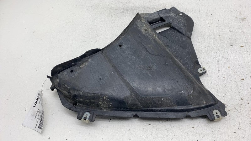 8060031 2017-2022 BMW 530e G30 Front Driver Side M Sport Mud Splash Guard Shield Left LH