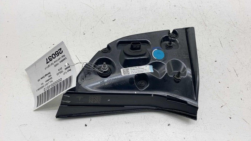 1077401-00-E ⭕ 2017-2023 Model 3 Rear Left Inner Taillight LED Tail Lamp 3-Pin 1077401-00-E
