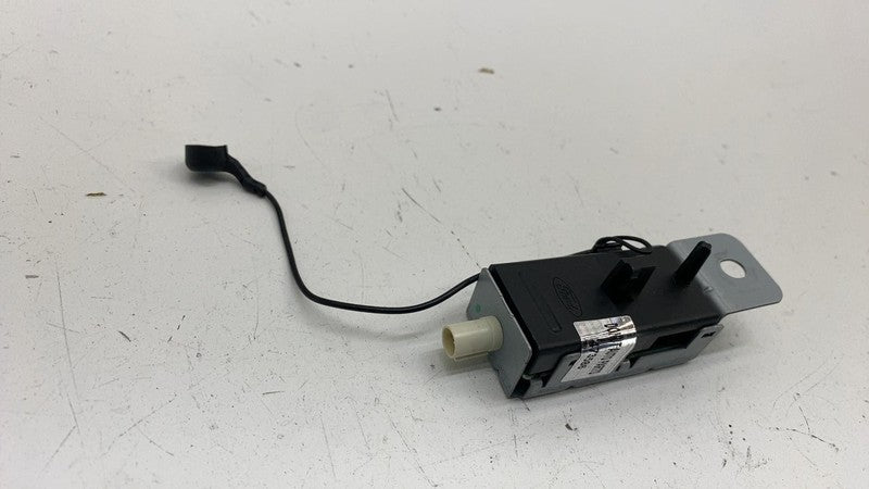 LB5T-18C847-BC ⭕2021-2024 Ford Mustang Mach-E Antenna Amplifier Isolator Booster LB5T-18C847-BC