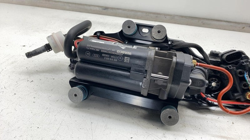 ⭕ 19-23 Audi e-Tron Air Ride Suspension Compressor Pump w/ Insulator 4