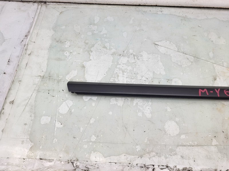 149571200B ⭕ 20-23 Model Y MY Rear Right Door Window Seal Molding Belt Strip 1495712-00-B