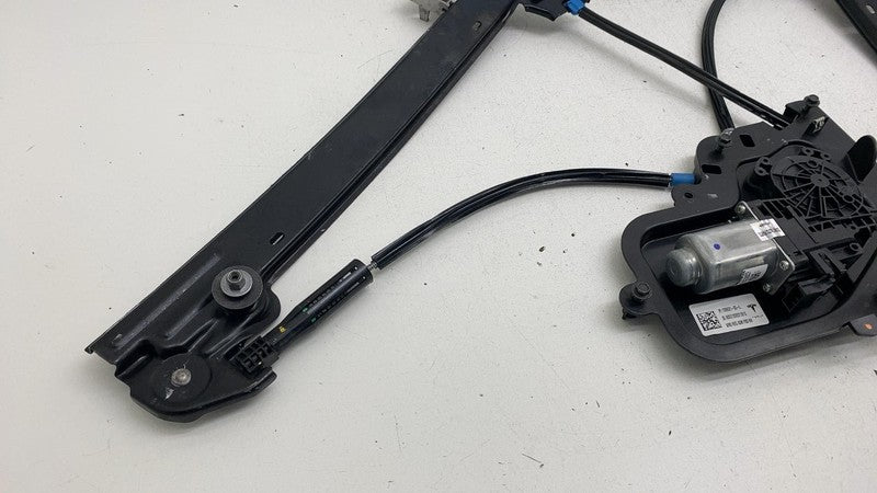 ⭕17-23 Model 3 Front Right Window Regulator Motor w/ Closeout Panel 10