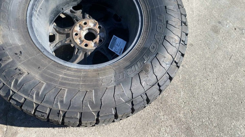 ⭕ 2019-2023 Jeep Wrangler 17x7.5 ET44.45 Wheel Rim w/ Toyo Tire 35x12.