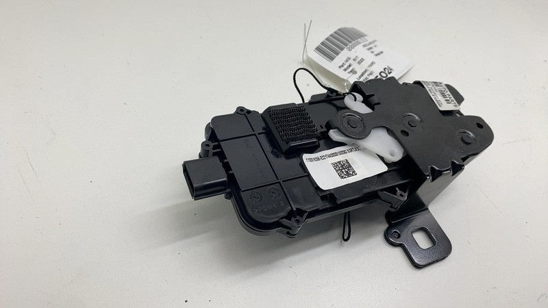 C100016268E 22-24 Rivian R1T Rear Left/Right Gear Tunnel Door Lock Latch Actuator C100016268
