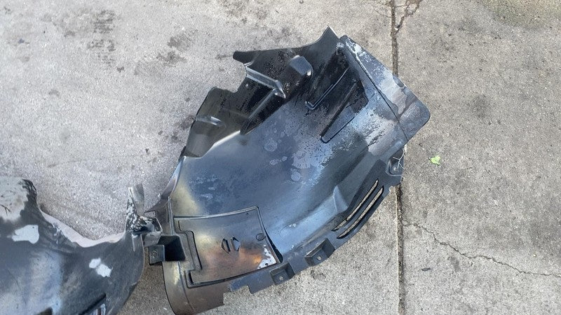 A 166 884 11 22 2016-2019 Mercedes-Benz GLE350 Front Inner Fender Liner Splash Guard Shield Left