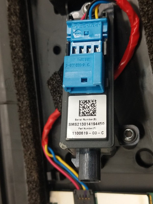 1516258 00 E ⭕ 20-23 Model Y Right Exterior B-Pillar Applique Trim w/ Camera RH 1506886-00-D