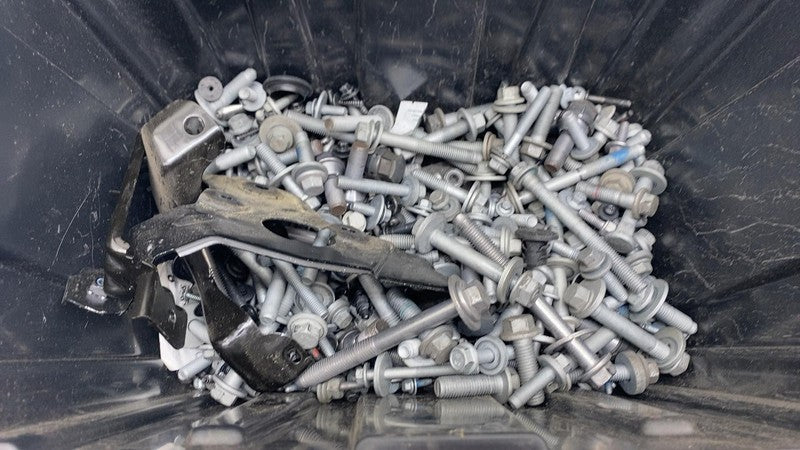 ⭕ 2023 Polestar Polestar 2 Set of Bolts