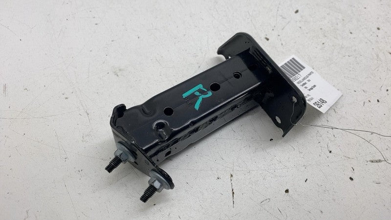 ⭕ 23-24 Toyota Prius Front Passenger Reinforcement Bumper Bracket Supp