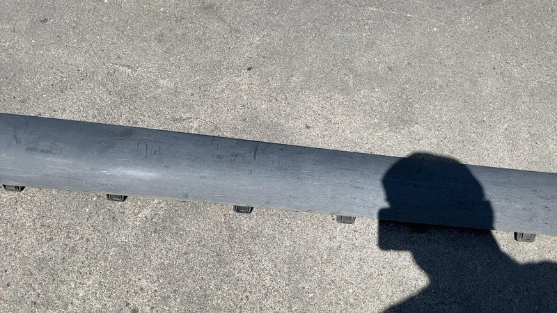 149774400B 2020-2023 Tesla Model Y MY Right Skirt Lower Rocker Panel Molding Trim Cover OEM