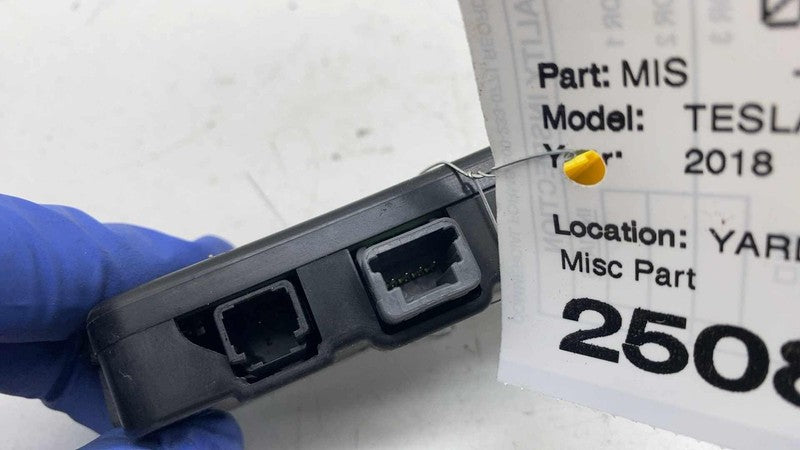 ⭕17-23 Tesla Model 3 Front Passenger Side Door Control Module Right 10