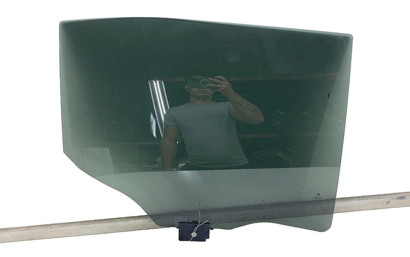 ⭕ 2022-2024 Rivian R1T Rear Passenger Side Door Glass Window Right RH Assembly