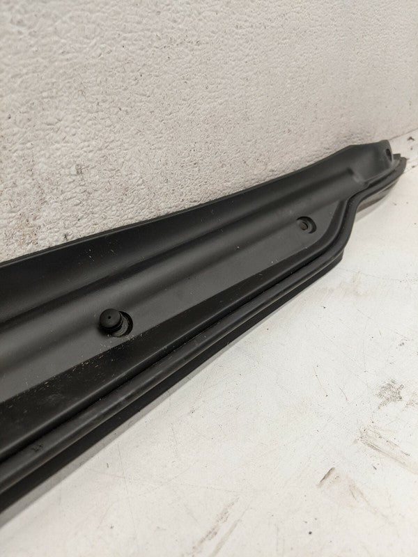 6007576-00 ⭕2012-2022 Model S Rear Left Tailgate Trunk Pinch Sensor Trim Molding 6007576-00