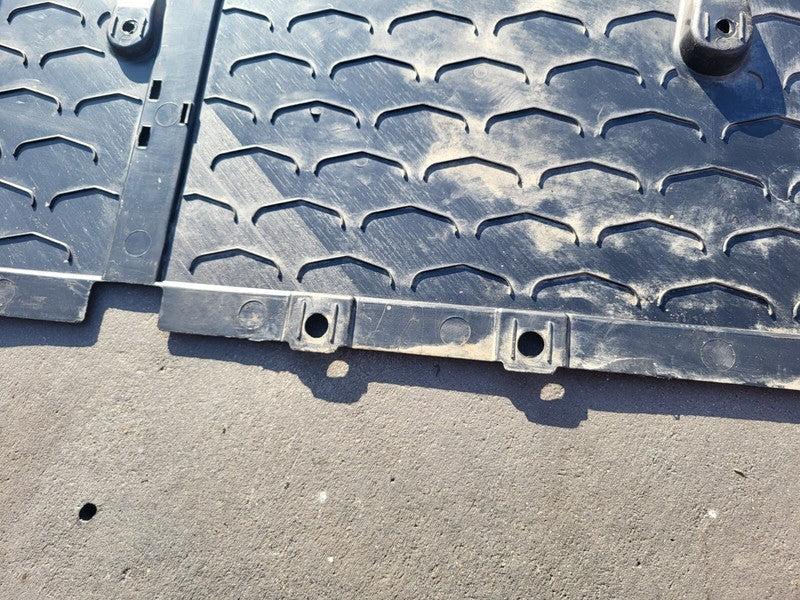 600818000B ⭕2012-2015 Model S Rear Bumper Lower Valance Diffuser Splash Shield 6008180-00-B