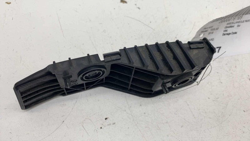 ⭕ 17-23 Model 3 Rear Right Bumper Taillamp Taillight Mount Bracket 108
