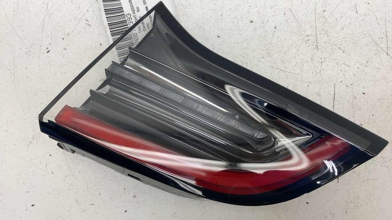 1502089-00-B ⭕ 2020-2024 Model Y Rear Right Inner Taillight LED Tail Lamp 4-Pin 1502089-00-B