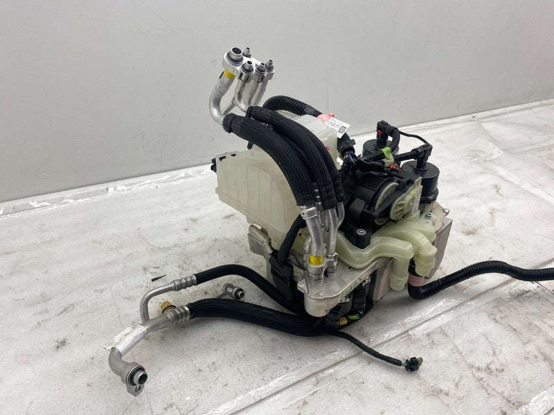 1506859 97 D ⭕ 2020-2023 Tesla Model 3 Supermanifold Refrigerant Chiller w/ Coolant Reservoir