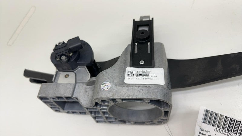 A2422902600 ⭕ 2014-2017 Mercedes-Benz B-Class W242 Front Driver Brake Pedal A2422902600