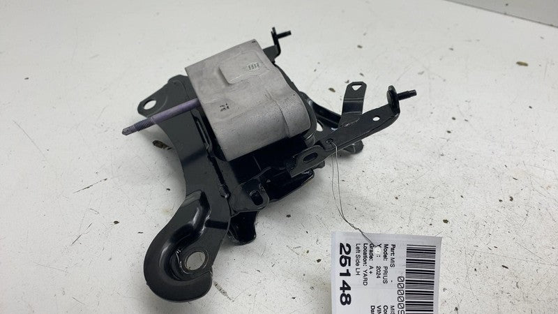 ⭕ 2023-2024 Toyota Prius Driver Side Engine Motor Mount Bracket Insula