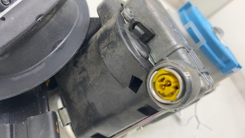 ⭕ 2016-2020 Tesla Model X Front 1st Row Seat Belt & Retractor Right 10