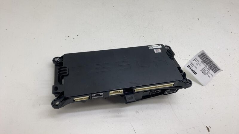 104390000E ⭕16-20 Model X Rear Body Chassis Control Module BCM TSTD w/ Bracket 1043900-00-E