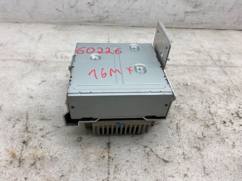 1052322 00 A ⭕16-20 Model X Radio HD/AM/FM Control Audio Equipment Stereo Module 1052322-00-A