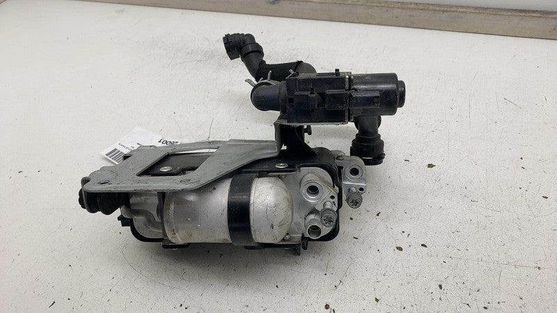 9109858 2018-2020 BMW 530e Engine A/C Coolant Air Conditioning Condenser w/ Drier & Pipe