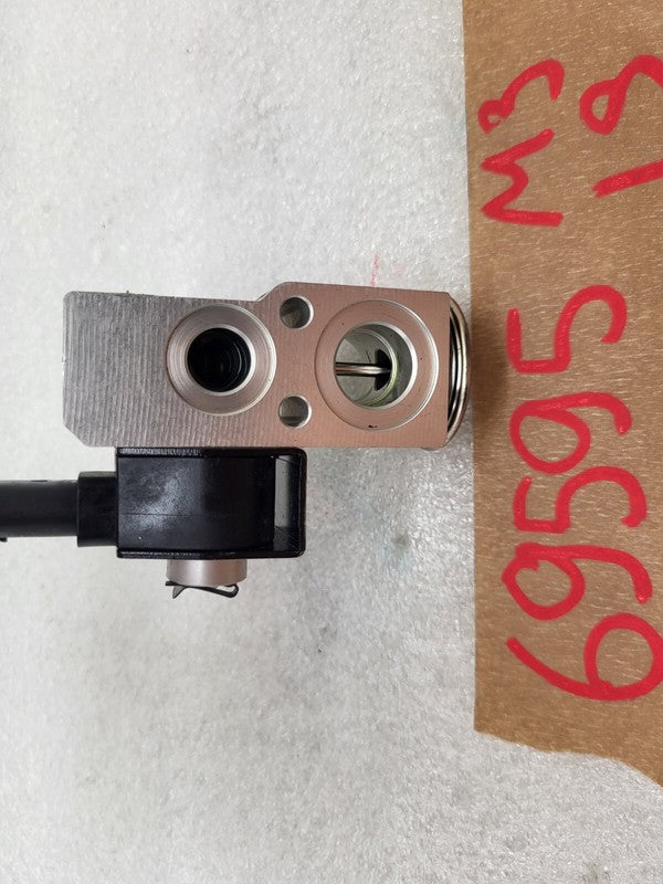 1101878 00 A ⭕ 17-23 Tesla Model 3 M3 TXV A/C HVAC Heater Core Valve Tube Sensor 1101878-00-A