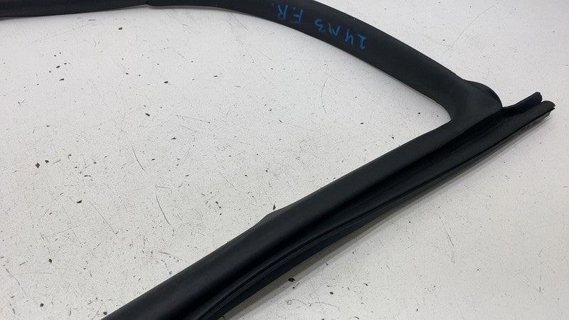 191098400D ⭕ 24-25 Model 3 Front Right Primary Body Weatherstrip Rubber Seal 1910984-00-D