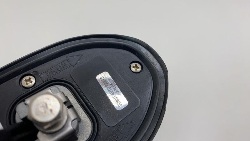 HM5T19G461BA 2013-2018 Ford C-Max Exterior Roof Satellite HD Radio Antenna HM5T-19G461-BA OEM