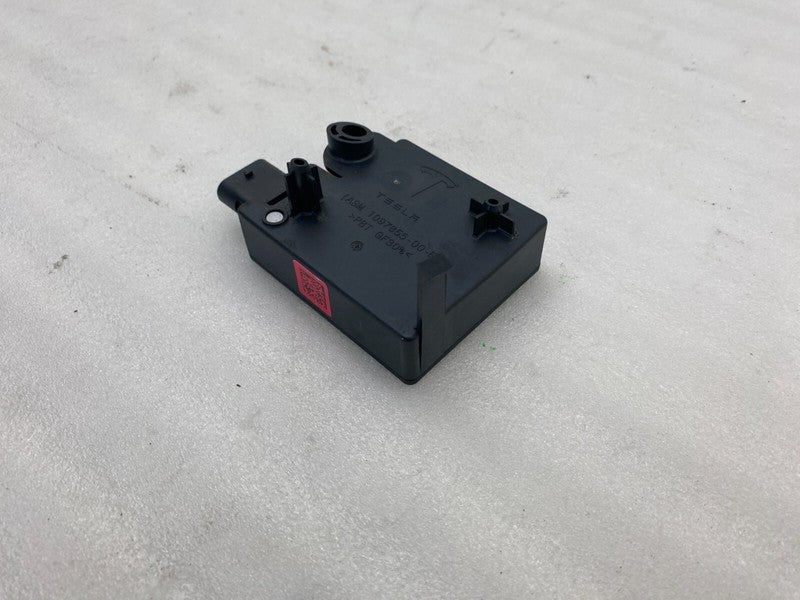 109785500E ⭕ 17-23 Model 3 Rear BCM Computer Electronic Body Control Module 1097855-00-E