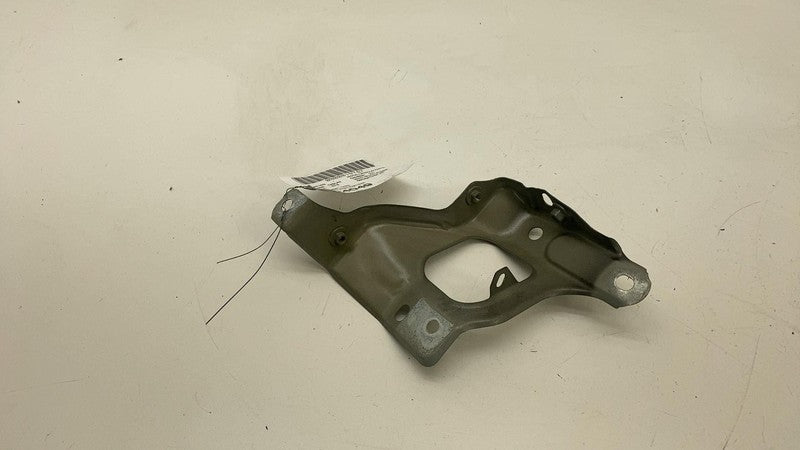 ⭕2017-2023 Tesla Model 3 M3 Front Passenger Side Fender Support Bracke