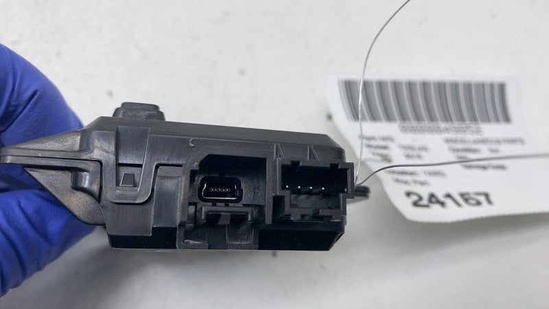 1093295 00 A 2017-2023 Tesla Model 3 Center Console Front USB Hub Charger Control Module OEM