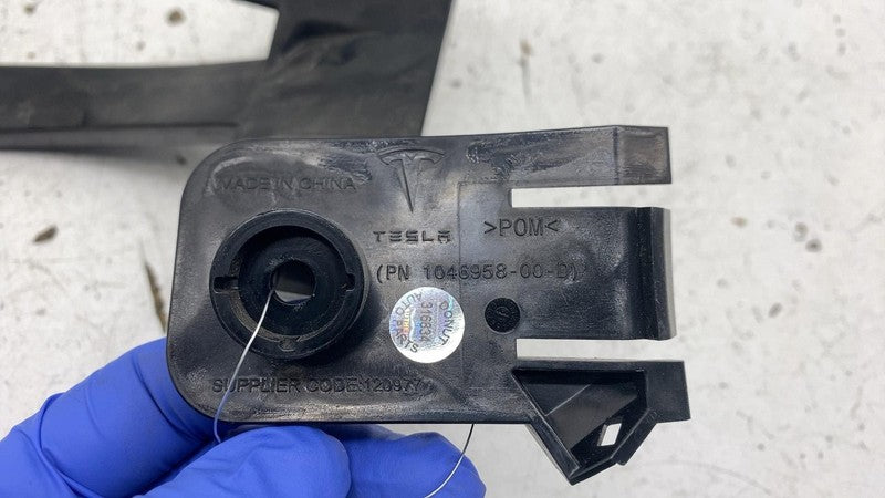 ⭕ 16-20 Model X Inner & Outer Left Headlight Bracket 1046957-00-F/1046
