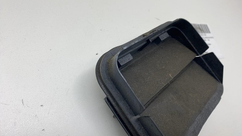 106803400C 2016-2020 Tesla Model X Rear Quarter External Air Shroud Vent Grille Extractor