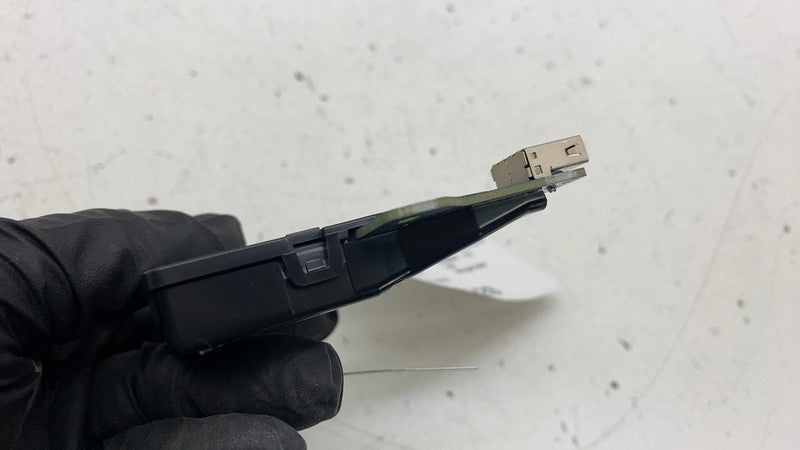 ⭕ 17-23 Tesla Model 3 Rear Generic USB/AUX Control Unit Hub Module 112