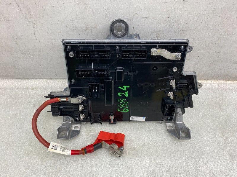 111818284E ⭕2017-2020 Tesla Model 3 Front Suspension Electrical Control Module 1118182-84-E