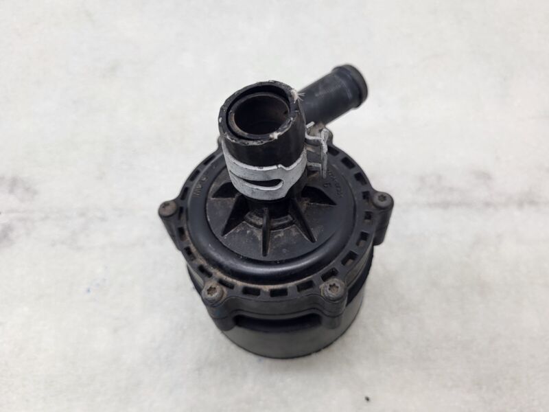103732700B 2016-2020 Tesla Model S X Cooling System Auxiliary Water Coolant Pump FWD Assy