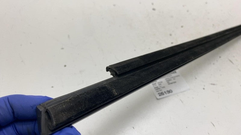 ⭕ 18-21 Lincoln Navigator Rear Left Side Door Window Belt Molding Chro