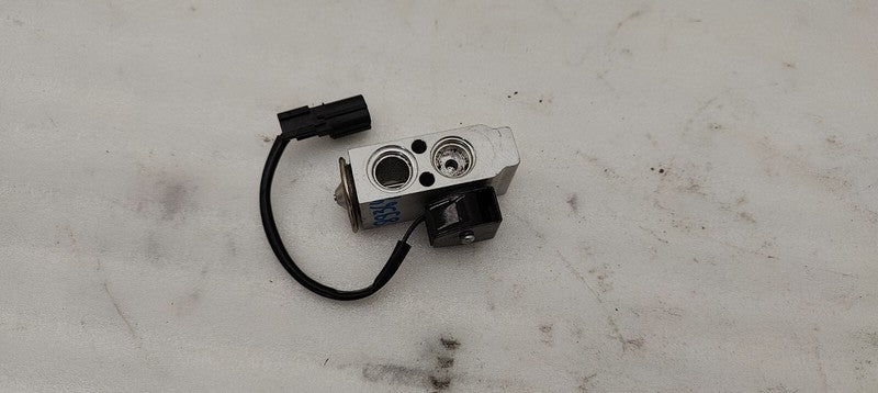 6008481 00 A ⭕ 12-15 Tesla Model S A/C Suction Line Valve w/ Solenoid Assembly 6008481-00-A