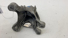 ⭕ 2021 BMW 530e Passenger Side Engine Support Bracket Clamp Right RH OEM 6870756