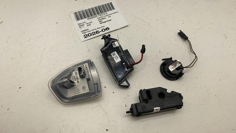 ⭕ 2022 Ram 3500 Right Mirror Trailer Spotter Lamp Turn Signal Light Te