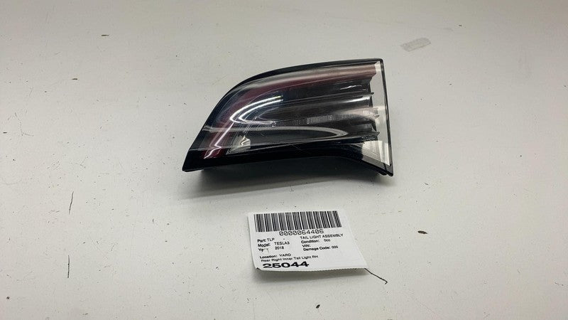 107740200E ⭕ 2017-2023 Model 3 Rear Right Inner Taillight LED Tail Lamp 3-Pin 1077402-00-E