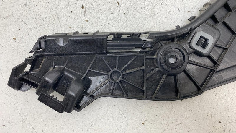 4KE807453 ⭕ 2019-2023 Audi e-Tron Rear Bumper Guide Mount Bracket Support Left 4KE807453