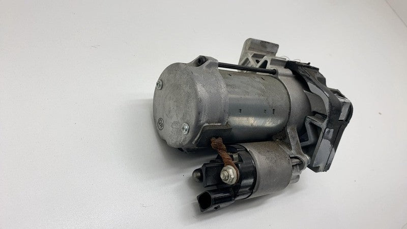 2021 BMW 530e G30 Denso Engine Starter Motor 12V 8687064-03 Assembly O